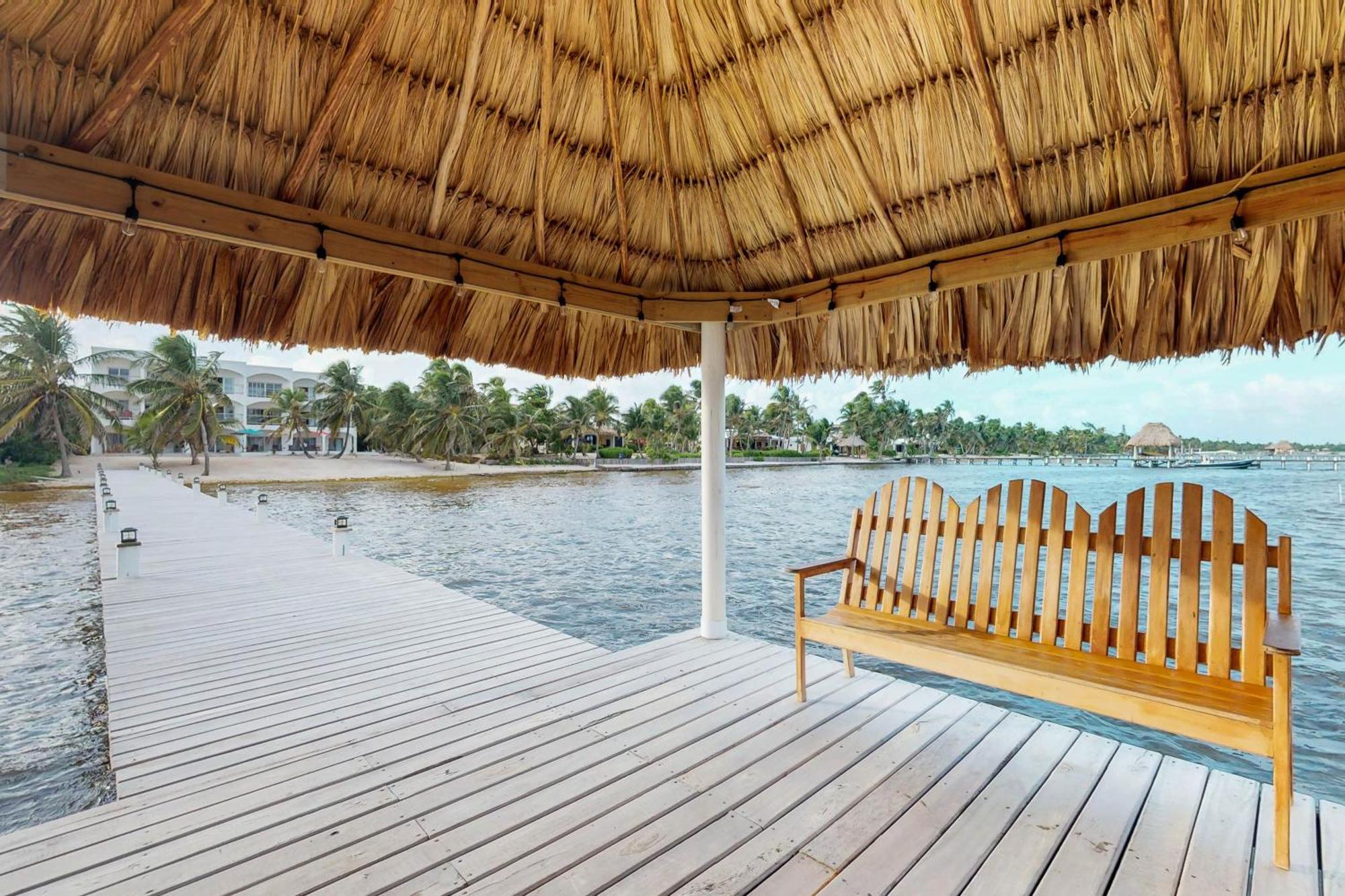 Blue Water Beach Villas سان بيدرو الغرفة الصورة