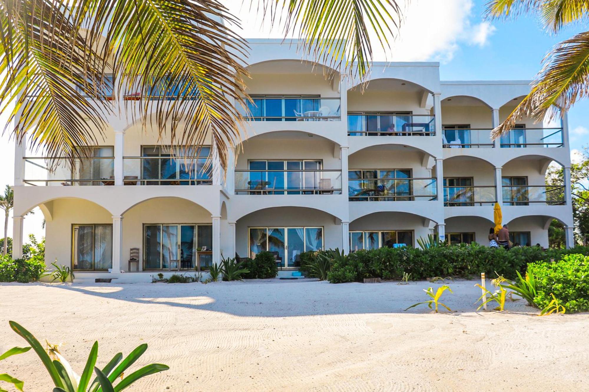 Blue Water Beach Villas سان بيدرو الغرفة الصورة