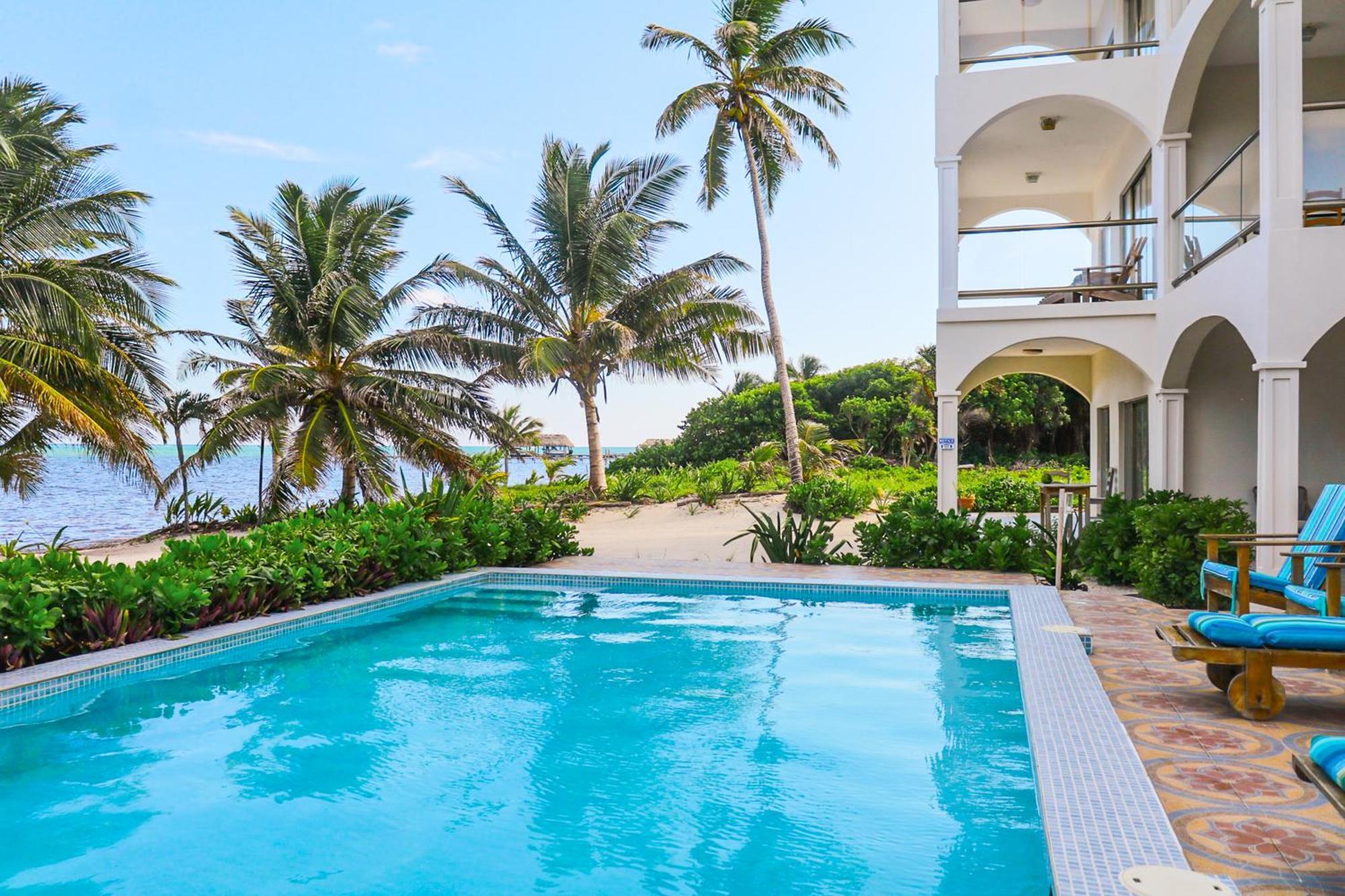 Blue Water Beach Villas سان بيدرو الغرفة الصورة