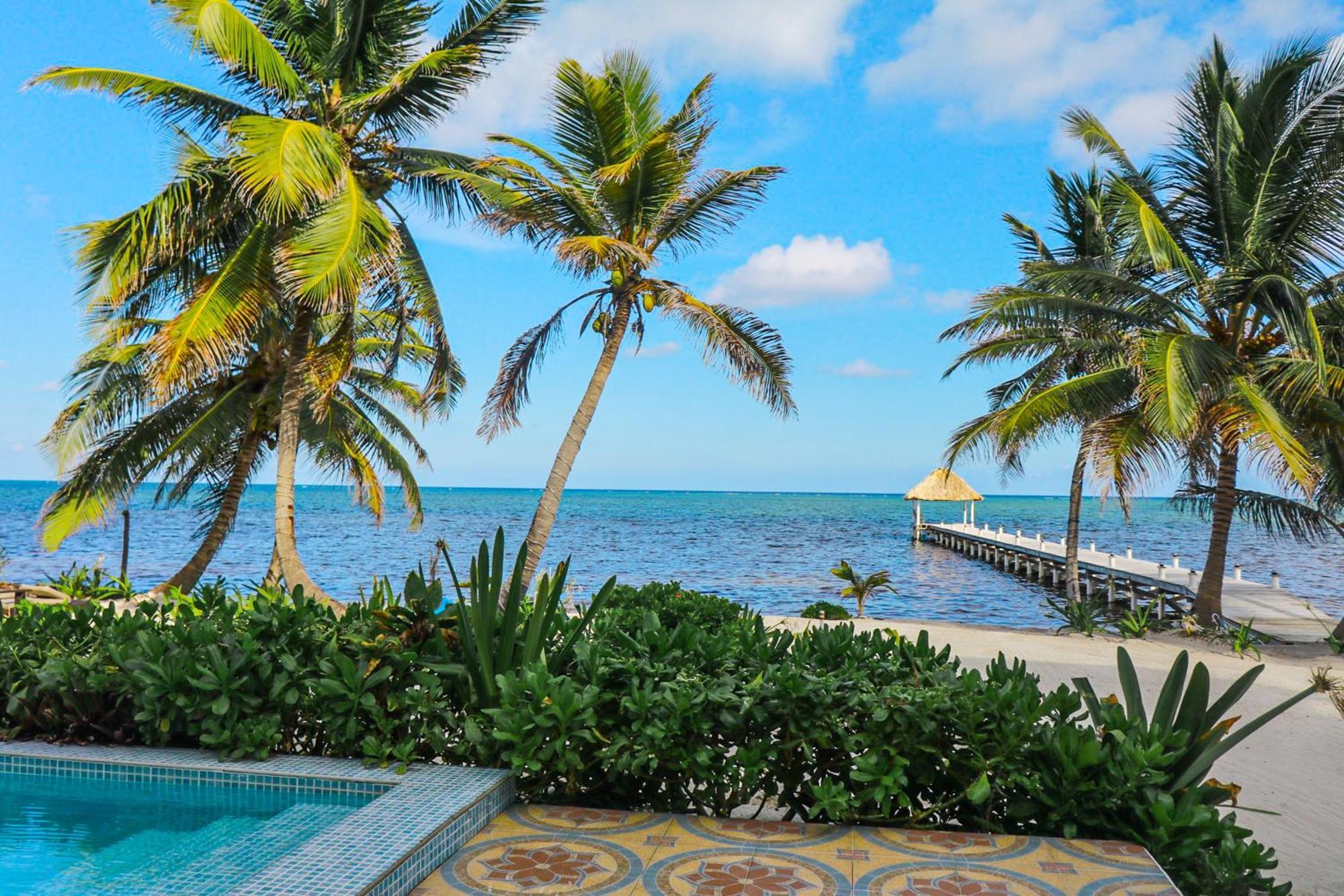 Blue Water Beach Villas سان بيدرو الغرفة الصورة