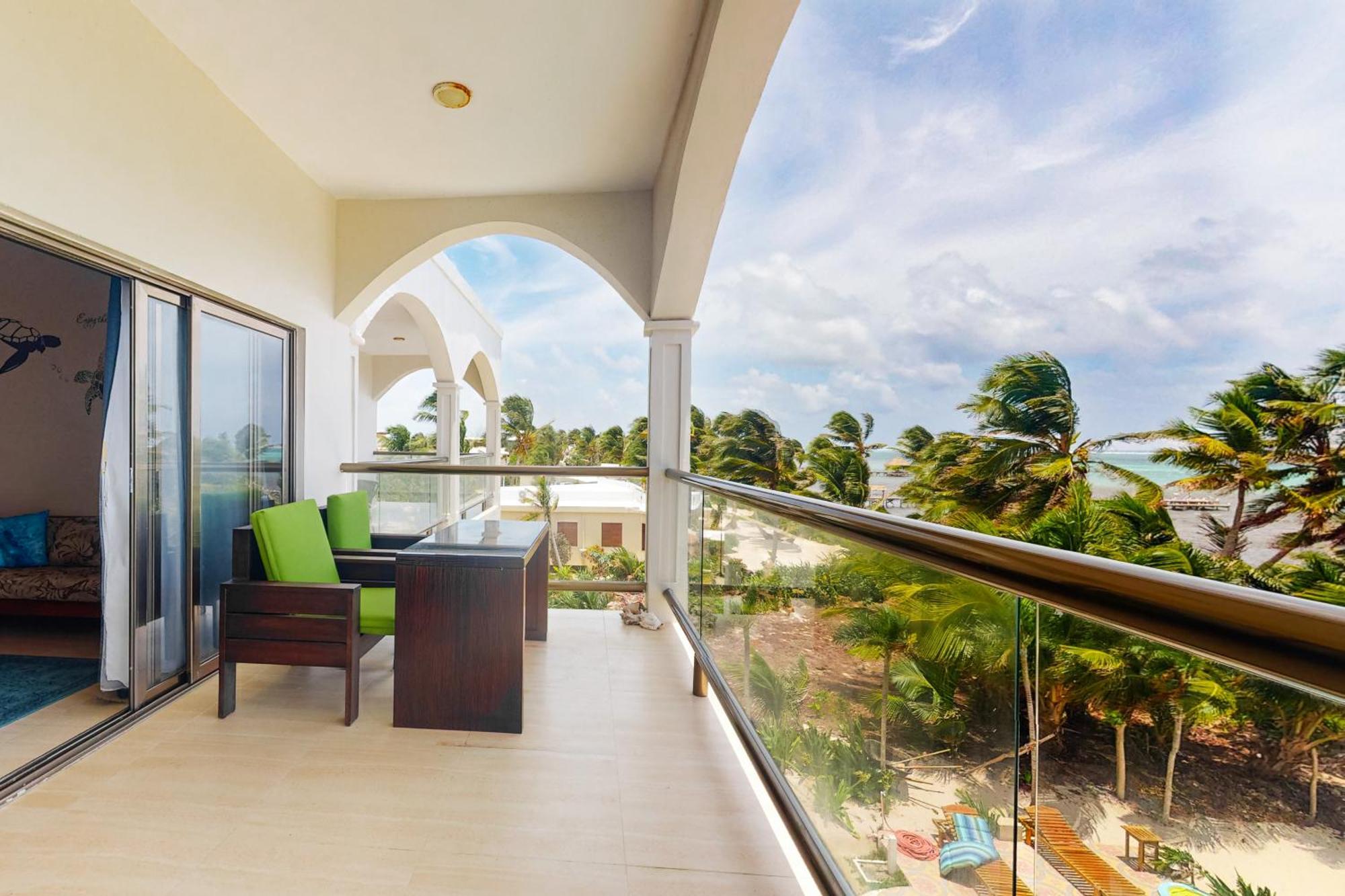 Blue Water Beach Villas سان بيدرو الغرفة الصورة