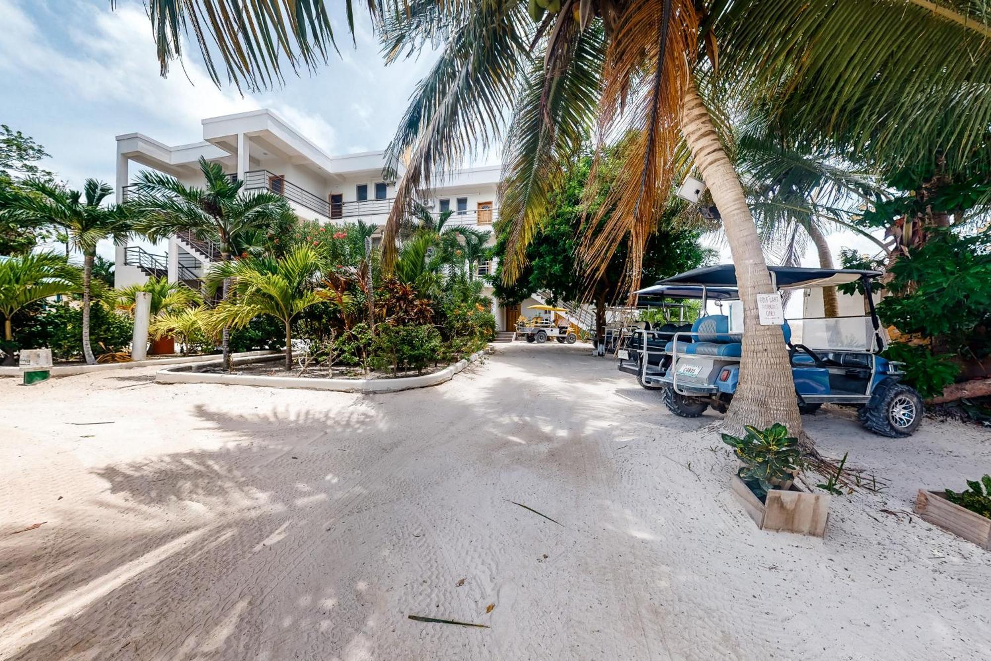 Blue Water Beach Villas سان بيدرو الغرفة الصورة