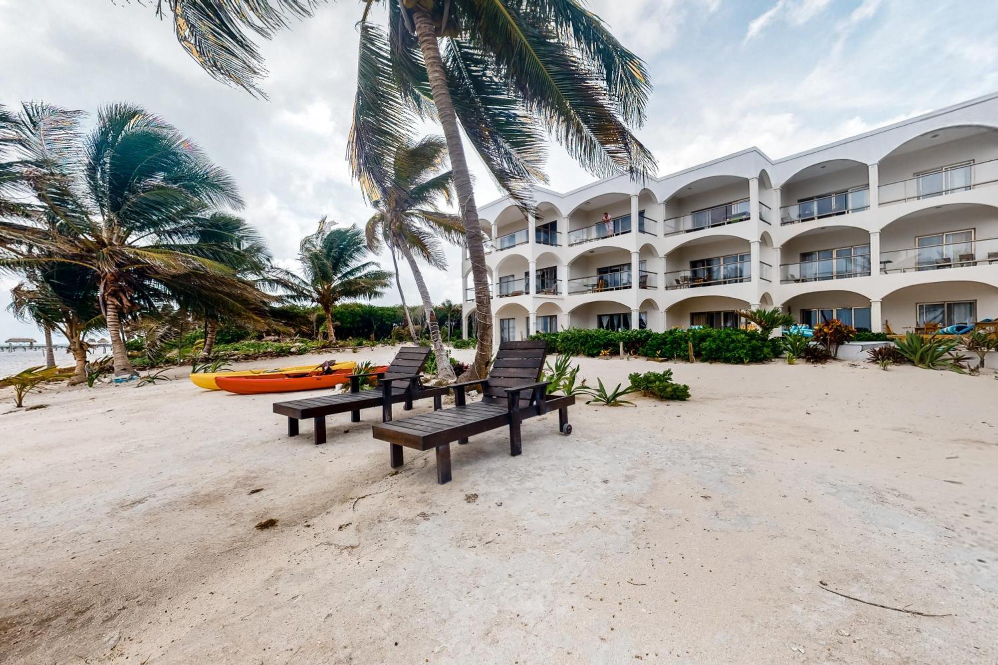 Blue Water Beach Villas سان بيدرو الغرفة الصورة