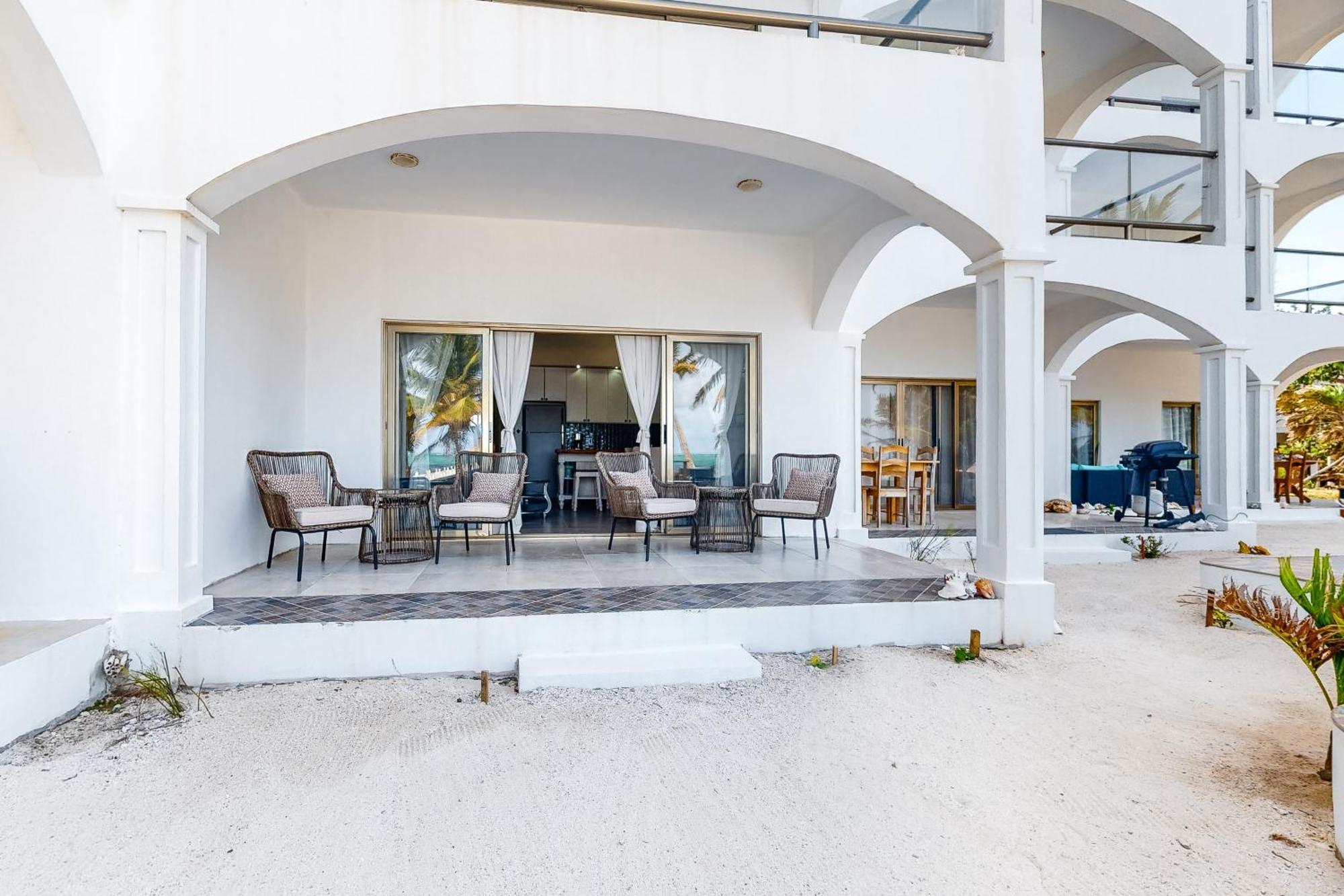 Blue Water Beach Villas سان بيدرو الغرفة الصورة