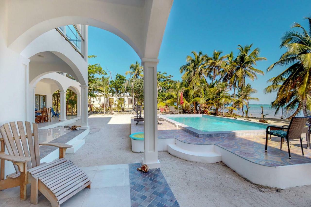 Blue Water Beach Villas سان بيدرو الغرفة الصورة